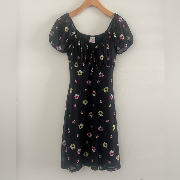 No Boundaries Black Floral Mesh Stretch Peasant Dress Sz XS - Picture 1 of 3